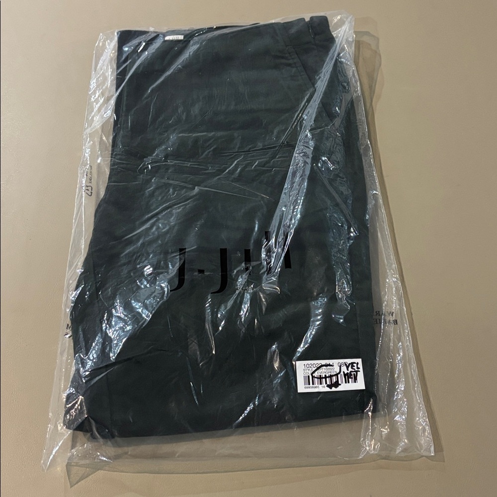 J. Jill Women’s Velvet Pants in Black NWT Size 8P
